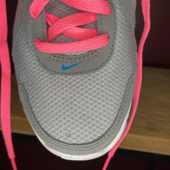Nike Revolution 2 Women’s 9 Wolf Gray Turquoise Pink Running Shoe - Picture 5 of 9